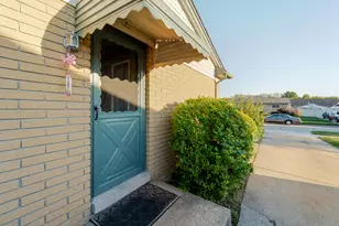 22244 Birch St, Woodhaven, MI 48183 - Photo 23