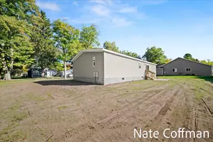 326 Willow St, Howard City, MI 49329 - Photo 25