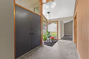 6886 Stockport Dr, Lambertville, MI 48144 - Photo 3