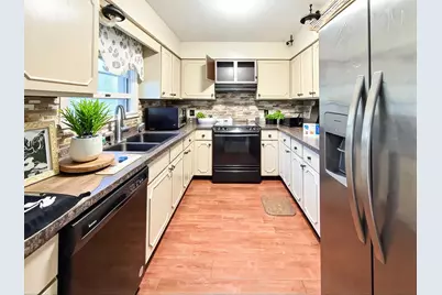 2106 Camelot Road, Ann Arbor, MI 48104 - Photo 7