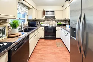 2106 Camelot Rd, Ann Arbor, MI 48104 - Photo 7