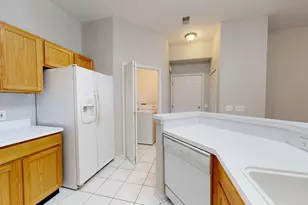 2678 S Knightsbridge Cir, Ann Arbor, MI 48105 - Photo 3