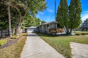 5869 River Rd, Sodus, MI 49126 - Photo 3