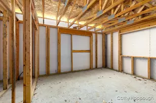 533 E Washington St, Ionia, MI 48846 - Photo 11