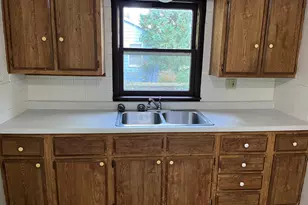 205 Pleasant St, Hartford, MI 49057 - Photo 9