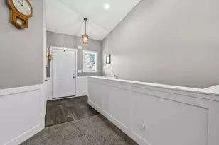 415 Oakvale Ct, Battle Creek, MI 49014 - Photo 3