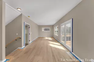 1034 Arlington Ave, Grand Haven, MI 49417 - Photo 9