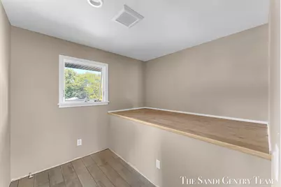 1034 Arlington Avenue, Grand Haven, MI 49417 - Photo 17