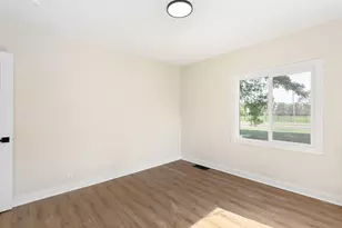 3118 Cleveland Ave, Saint Joseph, MI 49085 - Photo 11