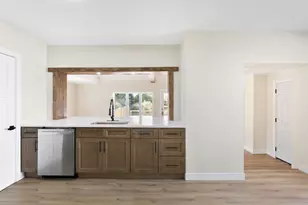 3118 Cleveland Ave, Saint Joseph, MI 49085 - Photo 9