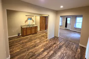 131 Spring St, Battle Creek, MI 49037 - Photo 7