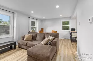 199 E 34th St, Holland, MI 49423 - Photo 7