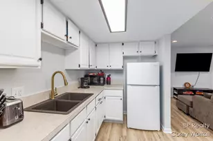 199 E 34th St, Holland, MI 49423 - Photo 9