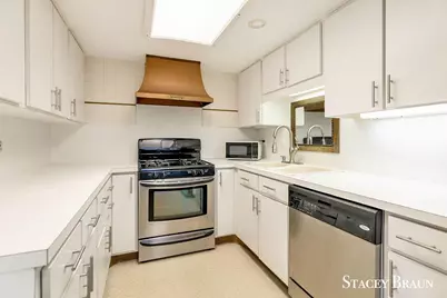 2530 Village Drive SE, Grand Rapids, MI 49506 - Photo 5