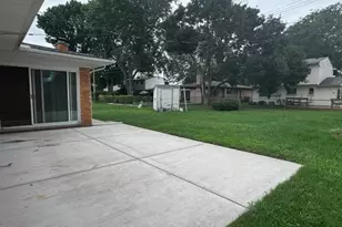 35695 Bonneville Dr, Sterling Heights, MI 48312 - Photo 33