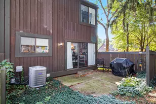 141 Selkirk Ct, Kalamazoo, MI 49006 - Photo 23