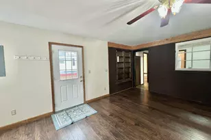 95 S West St, Hillsdale, MI 49242 - Photo 25