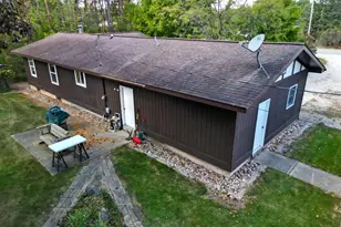 1570 E Croton Dr, Newaygo, MI 49337 - Photo 9