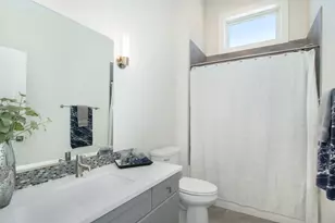 631 Fairview Ave NE, Grand Rapids, MI 49503 - Photo 17