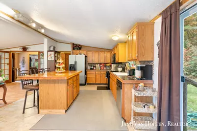 20449 W Gates Road, Howard City, MI 49329 - Photo 15