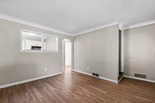 4705 Jackson St, Dearborn Heights, MI 48125 - Photo 11