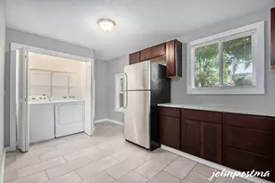 646 Broadway Ave NW, Grand Rapids, MI 49504 - Photo 17