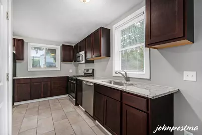 646 Broadway Avenue NW, Grand Rapids, MI 49504 - Photo 15