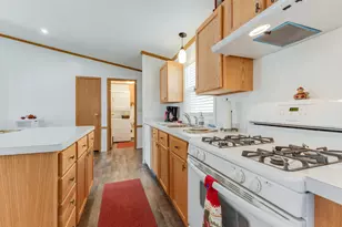 317 Cadgewith E, Lansing, MI 48906 - Photo 11