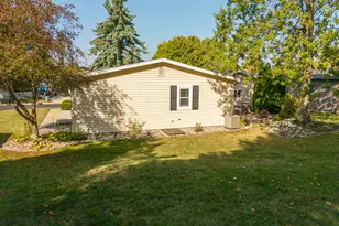 317 Cadgewith E, Lansing, MI 48906 - Photo 25