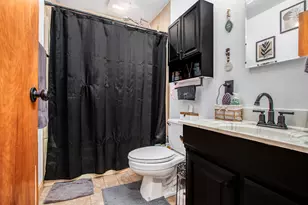 1521 Maiden Ln, Saint Joseph, MI 49085 - Photo 9