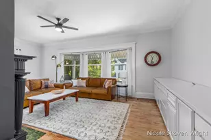 400 Fulton St E, Grand Rapids, MI 49503 - Photo 21