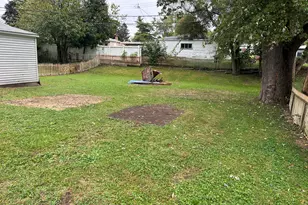 29715 Walnut St, Flat Rock, MI 48134 - Photo 13