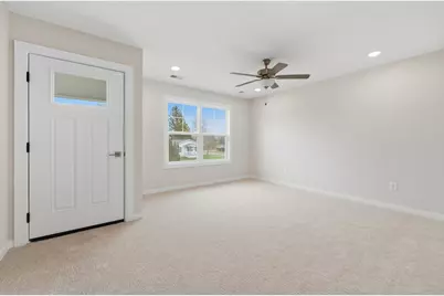 908 Indiana Avenue #11, South Haven, MI 49090 - Photo 5