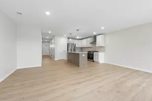 908 Indiana Ave, South Haven, MI 49090 - Photo 3