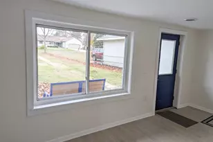 1009 N Ferry St, Ludington, MI 49431 - Photo 13