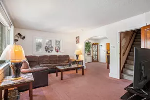 1976 Leahy St, Muskegon, MI 49442 - Photo 5