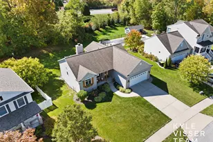 4478 Burton Forest Ct SE, Grand Rapids, MI 49546 - Photo 45