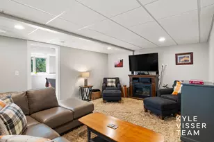 4478 Burton Forest Ct SE, Grand Rapids, MI 49546 - Photo 27