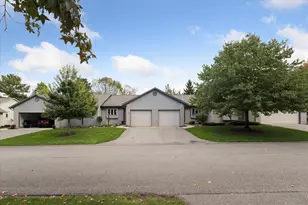 2486 Falcon Pointe Dr NW, Grand Rapids, MI 49534 - Photo 5