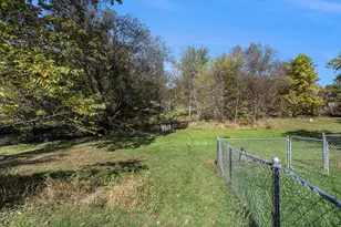 307 Locust St, Marshall, MI 49068 - Photo 9