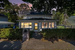 307 Locust St, Marshall, MI 49068 - Photo 3