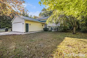 935 Alpine St, Greenville, MI 48838 - Photo 3