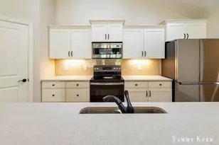 197 Janes View Dr, Holland, MI 49424 - Photo 13