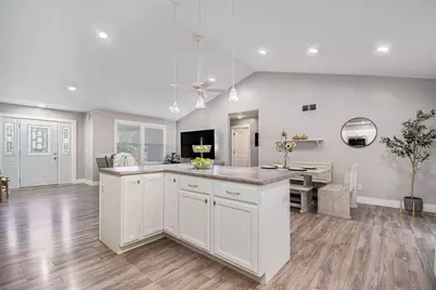 704 Ottawa Court, Buchanan, MI 49107 - Photo 5