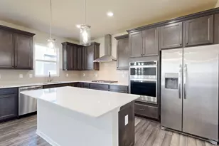 751 Haywood Dr, Saline, MI 48176 - Photo 3