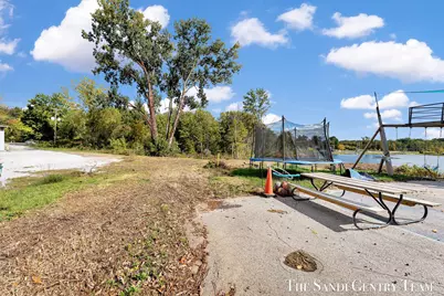 148 Lake Street, Fruitport, MI 49415 - Photo 13