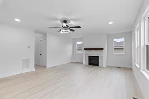 2004 Green Acres Dr, Adrian, MI 49221 - Photo 9