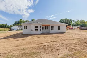 2026 Green Acres Dr, Adrian, MI 49221 - Photo 27