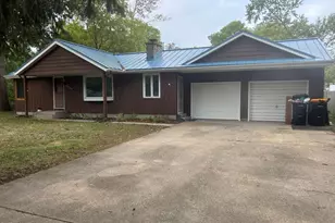 15549 Pine St, Grand Haven, MI 49417 - Photo 1