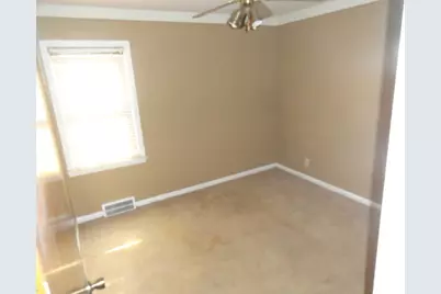 15534 Chestnut Avenue, Eastpointe, MI 48021 - Photo 9